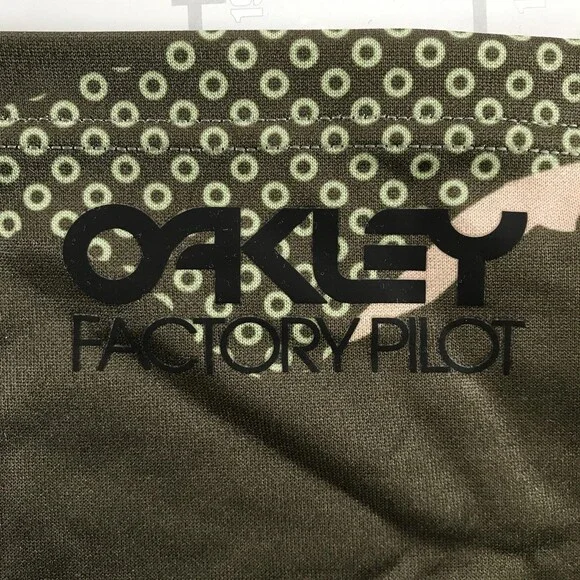 Oakley Neck Gaiter Mens One Size Green Camo Stripe Factory Pilot Neck Warmer - Picture 2 of 9